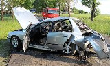 18-latek uderzył BMW w drzewo. Wypadek w gminie Dobrzyń nad Wisłą - zdjęcia