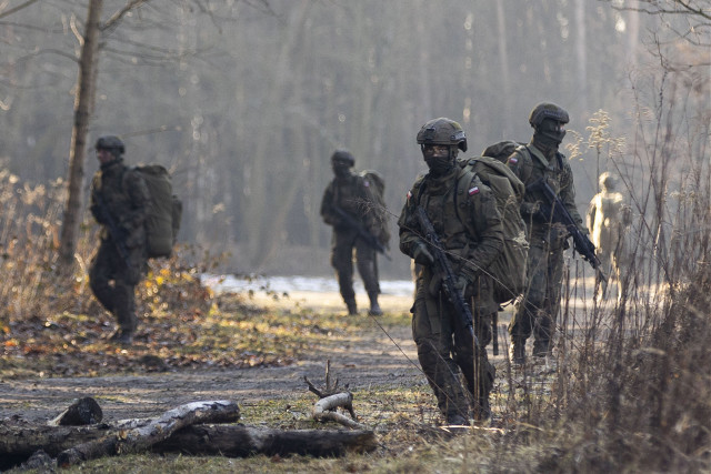Po incydencie z dronami czas na podwyżki w służbach