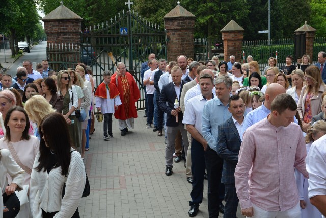 Komunia Rocznicowa 2024 dzieci z parafii Przemienienia Pańskiego w Aleksandrowie Kujawskim