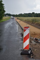 Trwa przebudowa drogi na odcinku Stary Tomyśl - Wytomyśl. W ramach inwestycji powstanie też rondo. Jak przebiegają prace?