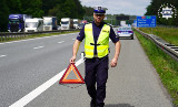 Trójkąt ostrzegawczy. Policja radzi jak go prawidłowo ustawić