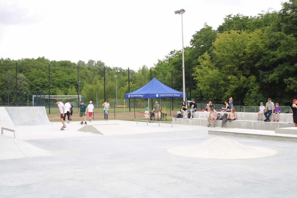 Skatepark w Kazimierzu Biskupim oficjalnie otwarty. To drugi taki obiekt we Wschodniej Wielkopolsce