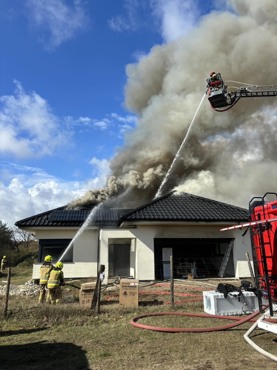 W nowym domu w Łochowie 25 marca wybuchł pożar
