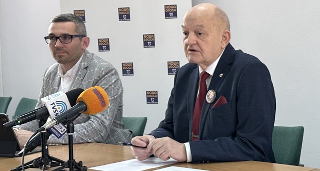 Jarosław Boryń (od lewej), kandydat na radnego KWW Nowa Droga. Czas Grudziądza i Marek Nowak, kandydat na prezydenta Grudziądza