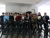 20 rowerów wraz z kaskami dla Zespołu Szkół Samochodowych we Włocławku. Zdjęcia