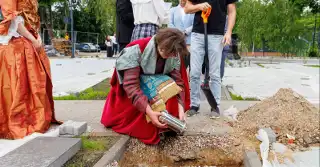 Pamiątki dla przyszłych pokoleń trafiły do kapsuły czasu