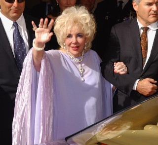 Elizabeth Taylor w Cannes w 2003 roku