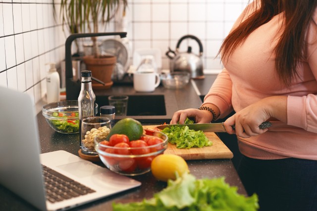 Ta modna dieta wcale nie odchudza. Sprawdzono, że „okno żywieniowe” nie działa. Naukowcy wiedzą, dlaczego