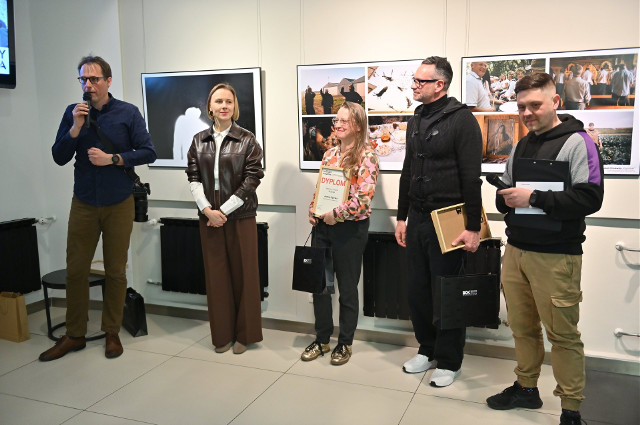 Znamy zwycięzców fotograficznego konkursu "Sposoby widzenia". W sobotę wręczono nagrody. Odbył się też wernisaż wystawy i pokaz sildeshow