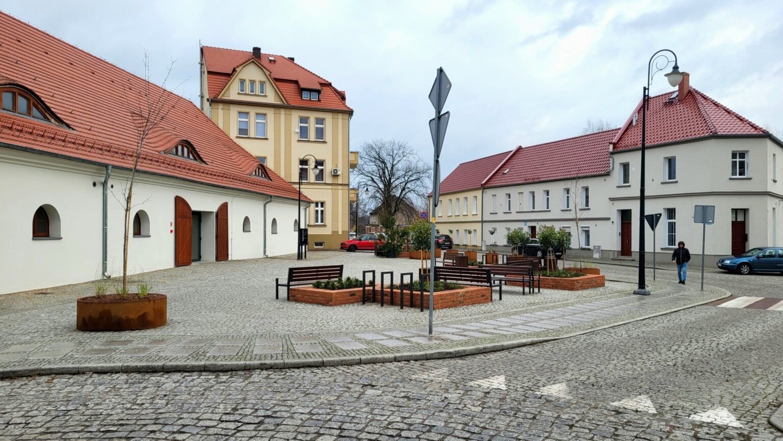 plac-solny-w-nowej-soli-po-rewitalizacji-ma-si-tutaj-dzia-zobacz