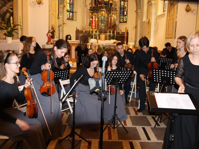 W piątek, 17 maja 2024 roku w radziejowskiej farze odbył się koncert „Muzyka bez granic”, w wykonaniu uczniów Państwowej Szkoły Muzycznej I i II stopnia w Inowrocławiu