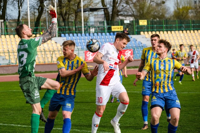 Piłkarze Elany Toruń na 15 punktów możliwych do zdobycia w marcu wywalczyli sześć