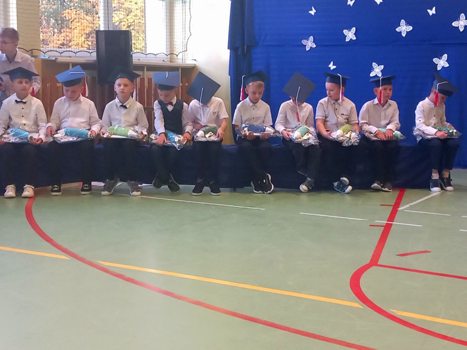 Pierwszoklasiści z Wrzosu, w gminie Przytyk, są już pełnoprawnymi ...