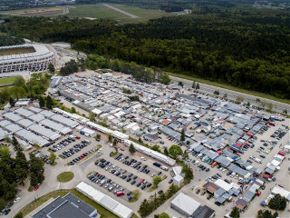 Basen na bazarze przy Kawaleryjskiej? Nowy pomysł na przyszłość nie tylko targowiska