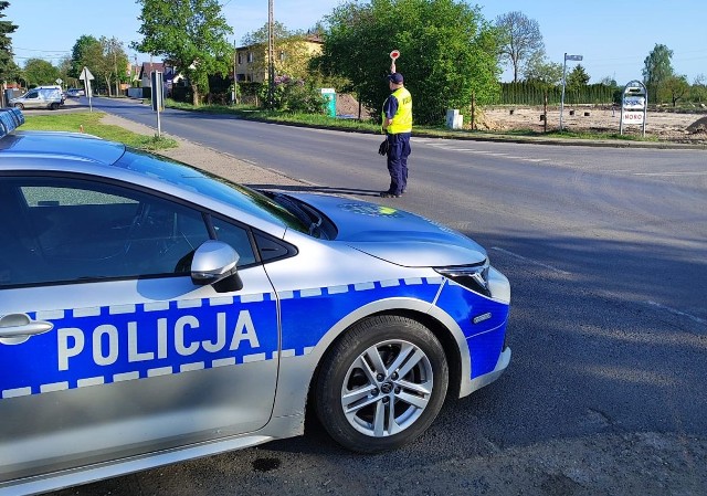 Policjanci z Mogilna zatrzymali w Strzelnie 52-latka, który stracił prawo jazdy za nadmierną prędkość Autor: KPP Mogilno