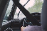 Uwaga na zmiany w przepisach od 1 lipca. Rosną kary dla zapominalskich kierowców