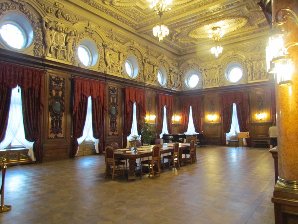 Pałac Poznańskich został zbudowany w XIX wieku i od tego...