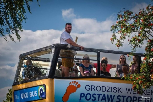 Mieszkańcy gminy Dobrzyca byli uczestnikami oryginalnego, muzycznego wydarzenia. Członkowie Orkiestry Dętej GCK wsiedli na pokład „Odjazdowego Autobusu” i ruszyli w podróż. Muzycy odwiedzili kilkanaście miejscowości