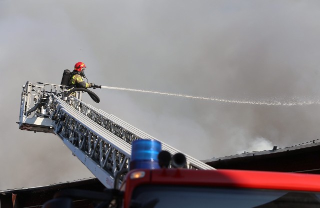 Pożar kurnika w Dobieżynie w gminie Buk koło Poznania (zdjęcie ilustracyjne)
