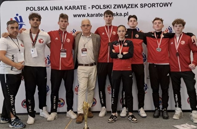 Zawodnicy Pleszewskiego Klubu Karate sięgnęli po pięć medali na mistrzostwach Polski, które odbyły się w miejscowości Zielonki-Parcela koło Warszawy. Na podium stanęli: Jakub Borowczyk, Michał Florczak, Maja Kolanowska, Jan Podolski oraz drużyna U-21