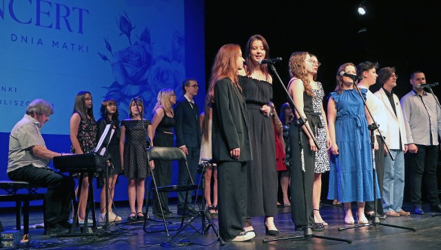 Wspaniały koncert z okazji Dnia Matki, 26 maja, w Centrum Kultury Teatr w Grudziądzu dała utalentowana grudziądzka młodzież. Zobaczcie fotorelację.