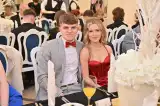 Najpiękniejsze pary po pierwszym weekendzie studniówek w Białymstoku. Zobacz zdjęcia