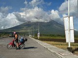 Piotr Kuszyński z Inowrocławia przemierza Filipiny na skuterze. Mamy zdjęcia z wyprawy