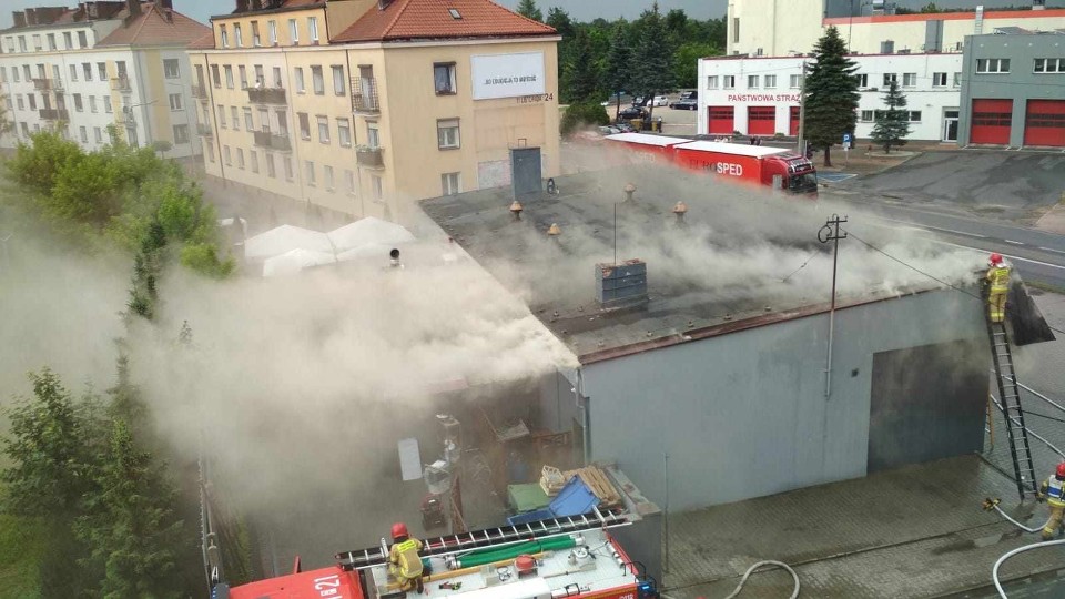 Ogromny pożar znanej restauracji w Obornikach. Ewakuowano ponad 40 osób [ZDJĘCIA]