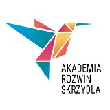 Logo firmy Akademia Rozwiń Skrzydła (działająca przy Poradni Rozwiń Skrzydła)